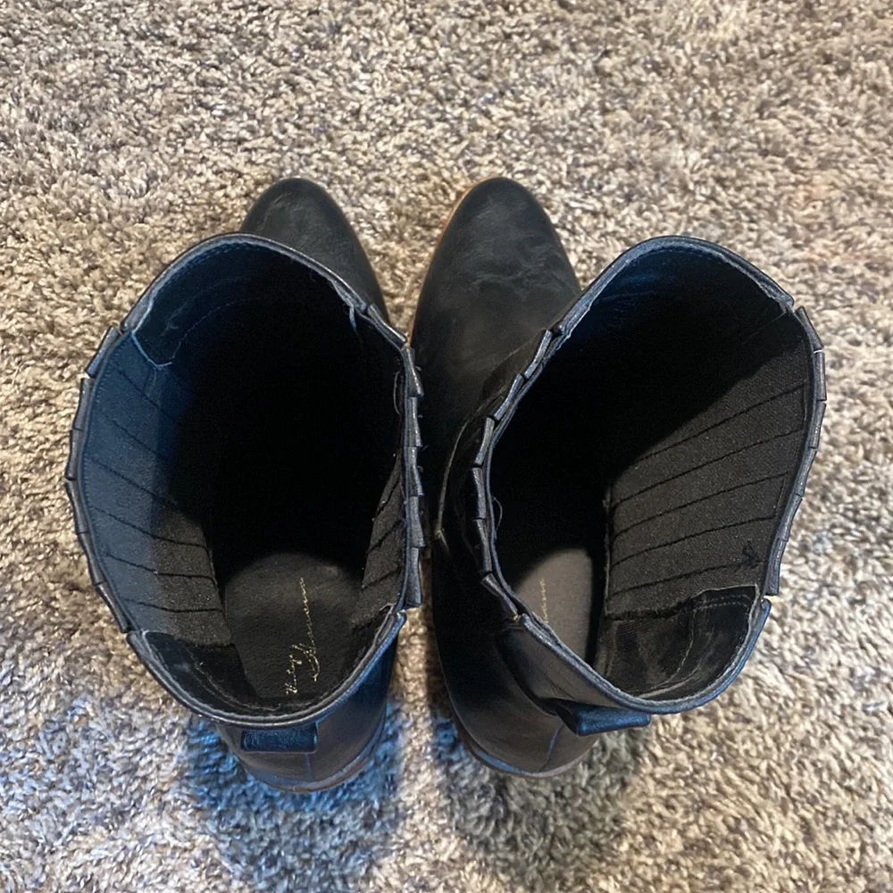 NWOT Vici booties - Picture 2 of 4